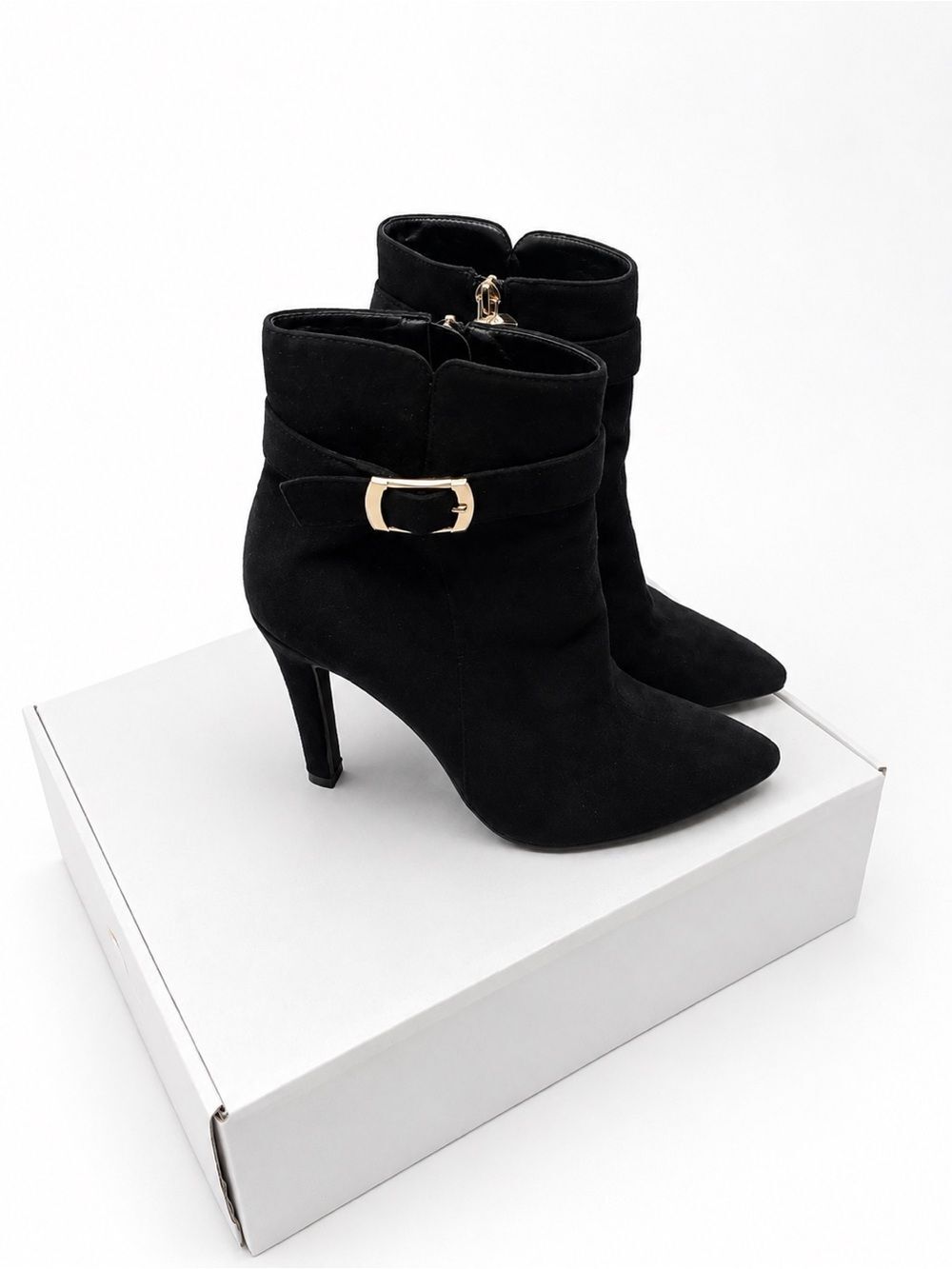 IDIFU Black Faux Suede Pointed Toe Ankle Booties Size 7.5 NWOB Heel Buckle